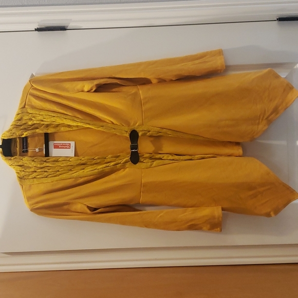 NWT! yellow cables knit side tail Cardigan size Medium. Fall sweater - Picture 1 of 9